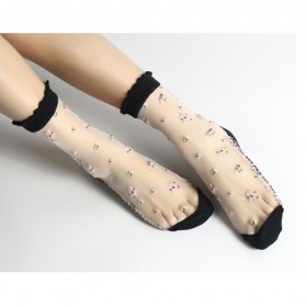 Skarpetki siateczkowe czarne w drobne różowe kwiatki